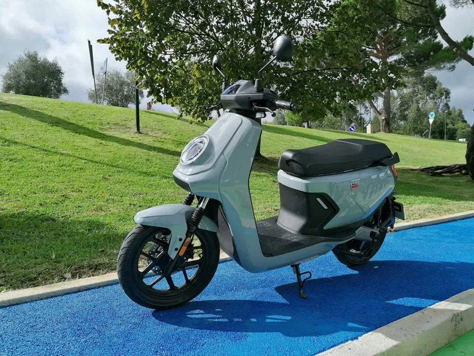 Scooter Elétrica NIU MQi GT - Viatura de Serviço