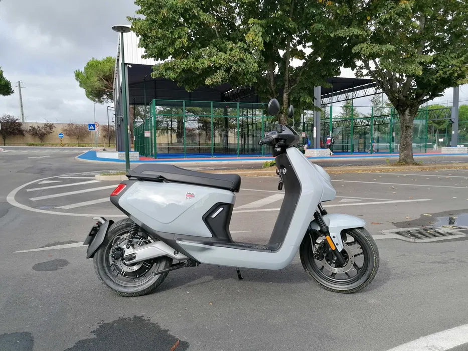 Scooter Elétrica NIU MQi GT - Viatura de Serviço