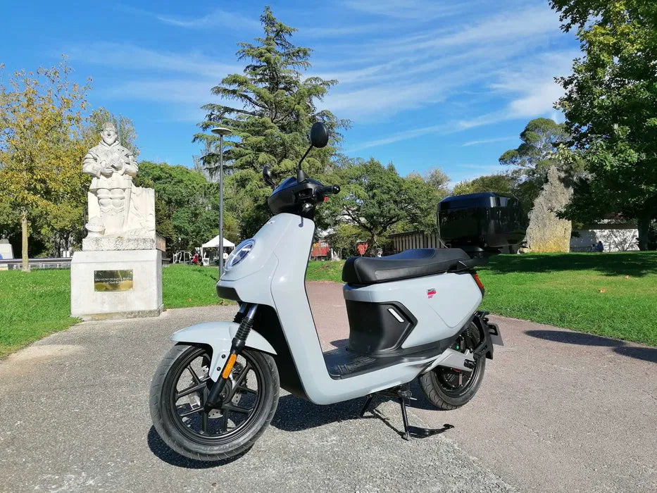 Scooter Elétrica NIU MQi GT - Viatura de Serviço