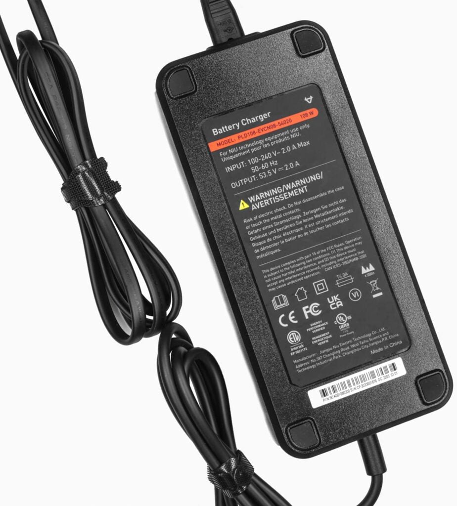 Carregador Original para Trotinete NIU – foto 3